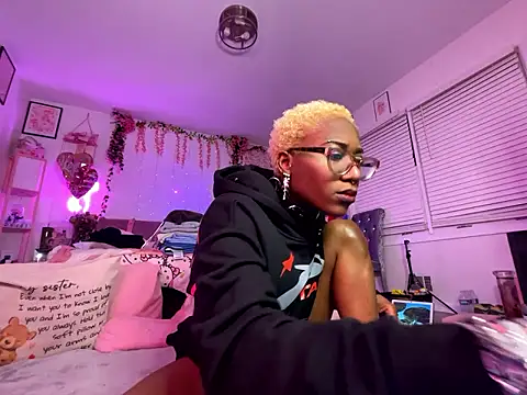 Snapshot of VixenCapri chatting on January 15, 2026, 11:08 pm VixenCapri online show from January 15, 2026, 11:08 pm