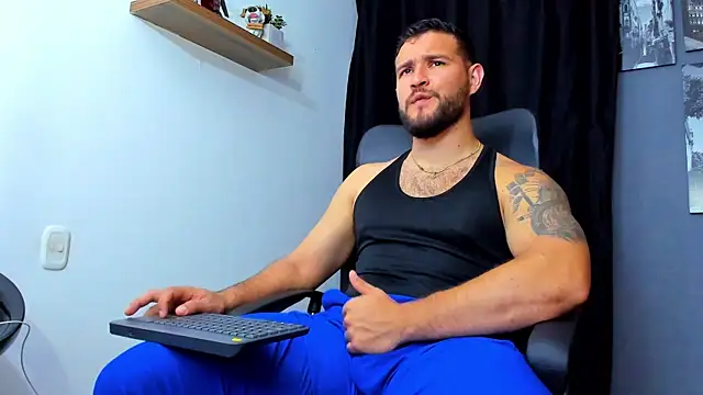 AndrewDiaz online show from December 22, 2025, 8:03 am