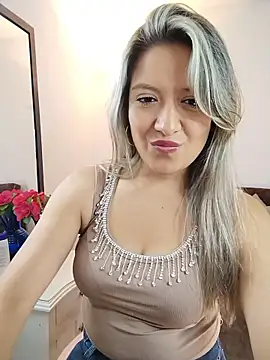 Snapshot of valeriahunter1 chatting on January 17, 2026, 11:19 pm valeriahunter1 online show from January 17, 2026, 11:19 pm