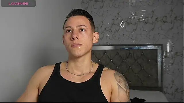 Snapshot of Muscle_King_Cum chatting on May 6, 2026, 1:48 pm Muscle King Cum online show from May 6, 2026, 1:48 pm