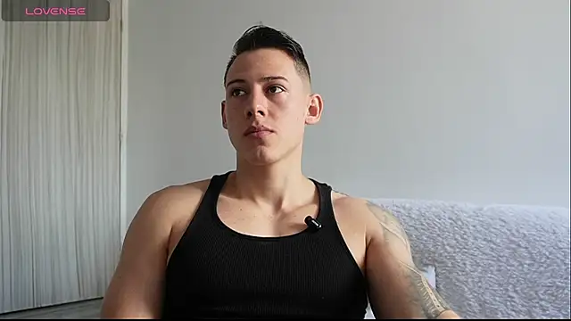 Snapshot of Muscle_King_Cum chatting on April 30, 2026, 2:46 pm Muscle King Cum online show from April 30, 2026, 2:46 pm