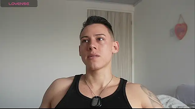 Snapshot of Muscle_King_Cum chatting on May 1, 2026, 1:27 pm Muscle King Cum online show from May 1, 2026, 1:27 pm