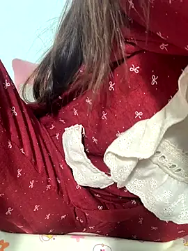 Hoanami online show from December 1, 2025, 2:18 pm