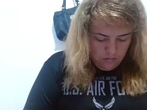 KIARAMARSHALLWELLZ online show from February 12, 2025, 11:51 am