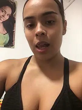 JuanaSimons online show from June 17, 2026, 2:11 am