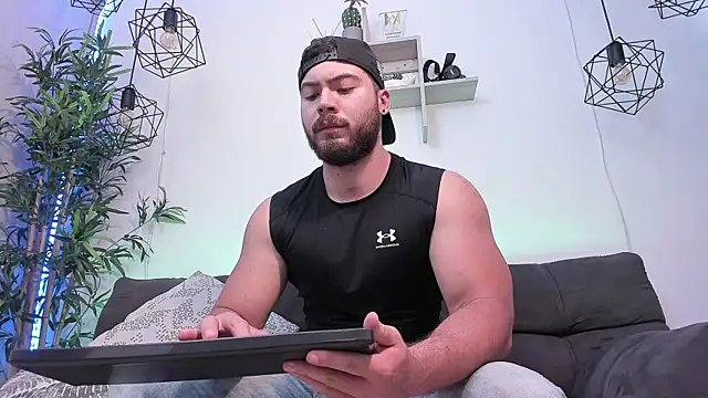 Snapshot of SebastianVilla_ chatting on March 4, 2025, 9:11 pm SebastianVilla online show from March 4, 2025, 9:11 pm