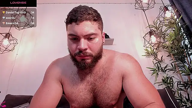 Snapshot of SebastianVilla_ chatting on March 21, 2025, 9:45 pm SebastianVilla online show from March 21, 2025, 9:45 pm