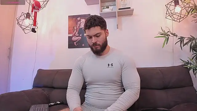 Snapshot of SebastianVilla_ chatting on January 16, 2026, 10:58 pm SebastianVilla online show from January 16, 2026, 10:58 pm