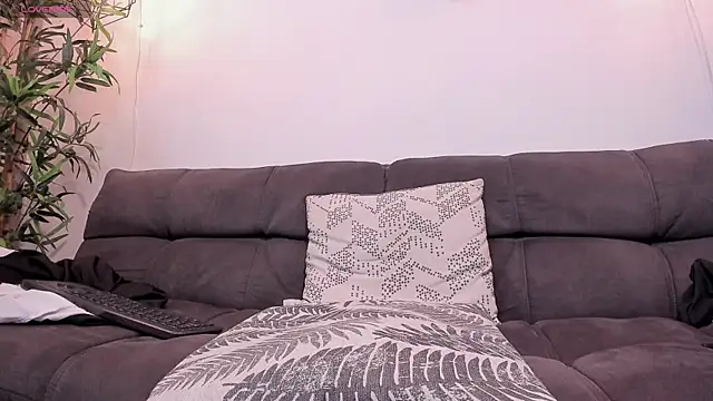 Snapshot of SebastianVilla_ chatting on March 7, 2025, 7:16 pm SebastianVilla online show from March 7, 2025, 7:16 pm