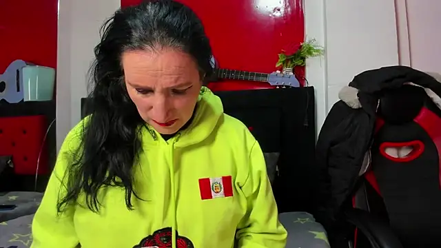 Andrefoxx  online show from October 28, 2025, 3:18 am