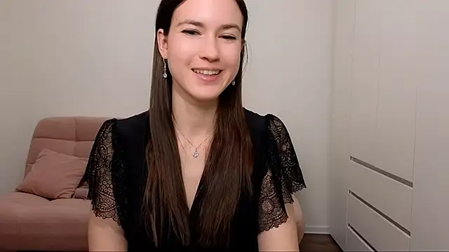 AliciaNewell online show from February 11, 2025, 9:41 am