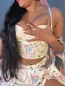 Snapshot of sneha_babe chatting on December 19, 2025, 12:03 am sneha babe online show from December 19, 2025, 12:03 am