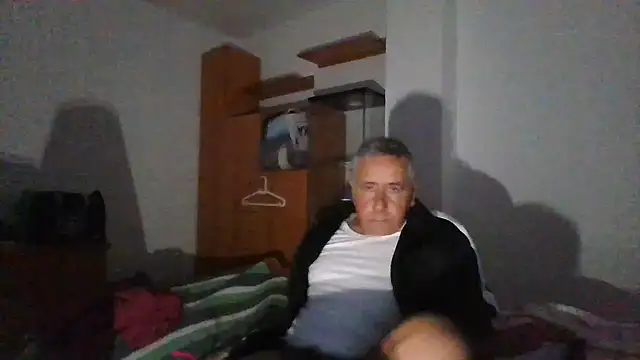 parejamlga58 online show from December 14, 2025, 9:42 pm