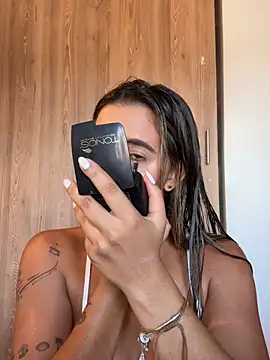 Emilia Bakerr online show from June 21, 2026, 8:14 pm