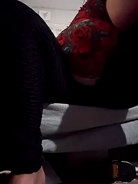 sweetkitty111 online show from October 20, 2025, 3:34 pm