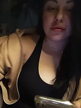 Snapshot of DaisyStreet chatting on February 24, 2025, 8:36 pm DaisyStreet online show from February 24, 2025, 8:36 pm