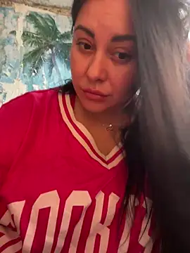 DaisyStreet online show from November 4, 2025, 10:52 am