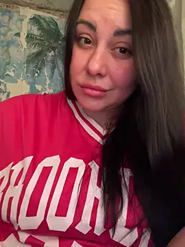 DaisyStreet online show from November 10, 2025, 5:51 pm