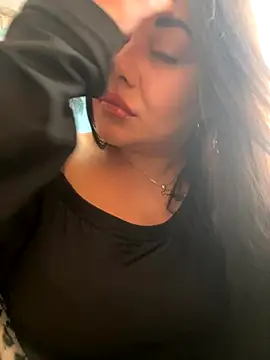 DaisyStreet online show from November 18, 2025, 11:35 am