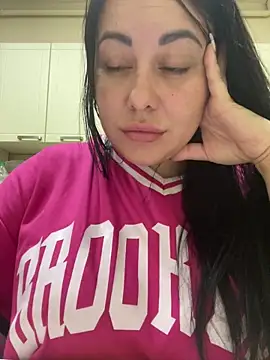 DaisyStreet online show from October 27, 2025, 9:27 pm