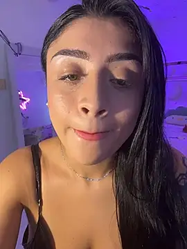 lucianaroy online show from November 26, 2025, 12:54 am