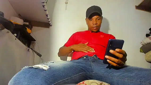 hugo3918  online show from January 5, 2026, 11:52 pm