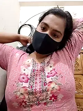 Snapshot of Ritusri_Dotta chatting on April 22, 2026, 6:04 pm Ritusri Dotta online show from April 22, 2026, 6:04 pm