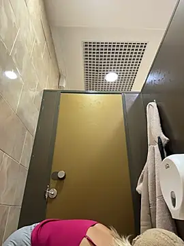 Snapshot of LikaCat chatting on February 19, 2026, 3:14 am LikaCat online show from February 19, 2026, 3:14 am