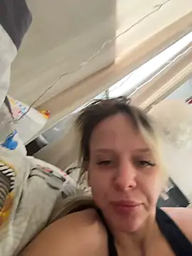 Snapshot of LikaCat chatting on February 9, 2026, 3:04 am LikaCat online show from February 9, 2026, 3:04 am