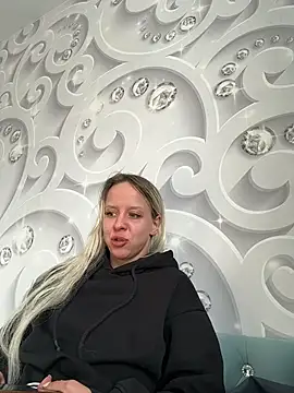 LikaCat online show from March 6, 2026, 4:07 am