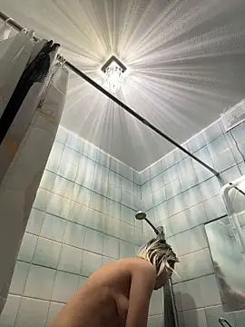 Snapshot of LikaCat chatting on February 28, 2026, 4:01 am LikaCat online show from February 28, 2026, 4:01 am