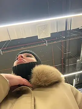 Snapshot of LikaCat chatting on January 19, 2026, 3:10 am LikaCat online show from January 19, 2026, 3:10 am