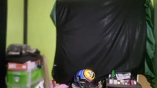 Snapshot of Tipredeye chatting on October 15, 2025, 11:46 pm Tipredeye online show from October 15, 2025, 11:46 pm