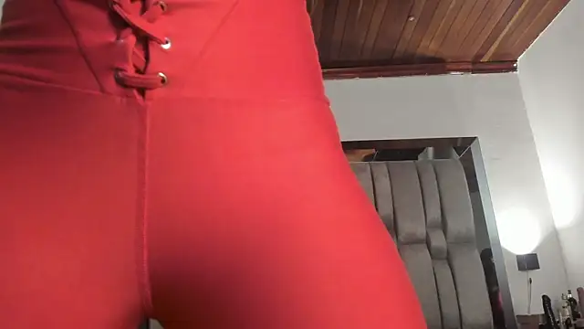 Snapshot of NikkySmiith chatting on October 27, 2025, 12:06 pm NikkySmiith online show from October 27, 2025, 12:06 pm