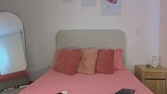 KristennBlue online show from January 9, 2026, 1:51 pm