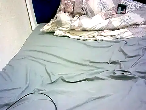 honeypotsweet online show from April 7, 2026, 8:38 am