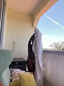 Snapshot of petiteebony_81 chatting on February 7, 2026, 9:50 am petiteebony 81 online show from February 7, 2026, 9:50 am