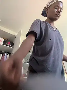 Snapshot of petiteebony_81 chatting on February 10, 2026, 10:36 am petiteebony 81 online show from February 10, 2026, 10:36 am