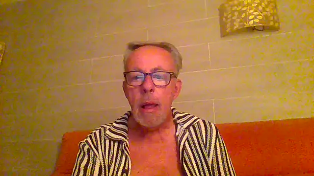 tuggy59 online show from July 9, 2026, 4:13 am
