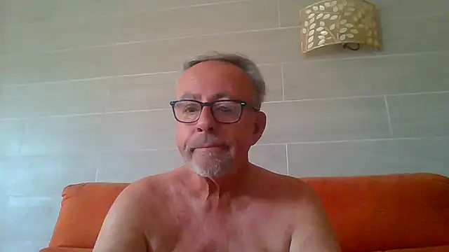 tuggy59 online show from July 7, 2026, 6:47 am