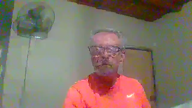 Snapshot of tuggy59 chatting on October 11, 2025, 4:46 am tuggy59 online show from October 11, 2025, 4:46 am