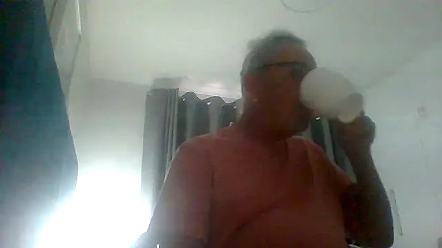 Snapshot of tuggy59 chatting on October 18, 2025, 4:14 am tuggy59 online show from October 18, 2025, 4:14 am