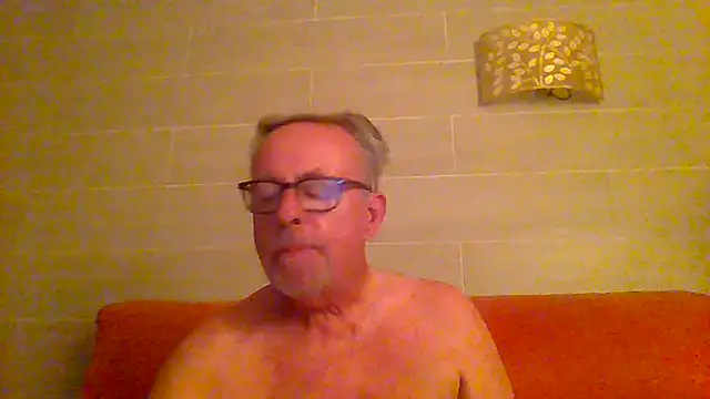 tuggy59 online show from July 14, 2026, 4:17 am