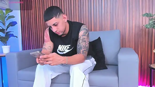 Alex cute77 online show from February 28, 2026, 12:05 pm