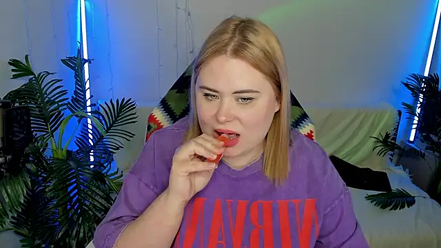 Akemi BBW online show from February 14, 2025, 9:43 pm