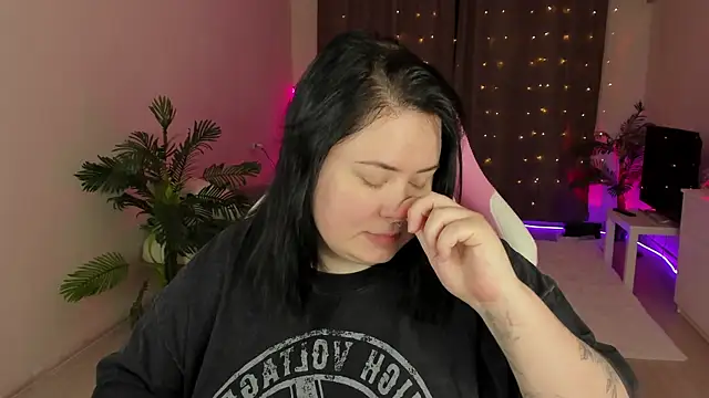 Akemi BBW online show from October 7, 2025, 3:46 pm