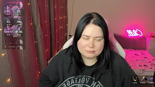 Snapshot of Akemi_BBW chatting on February 3, 2026, 6:22 am Akemi BBW online show from February 3, 2026, 6:22 am