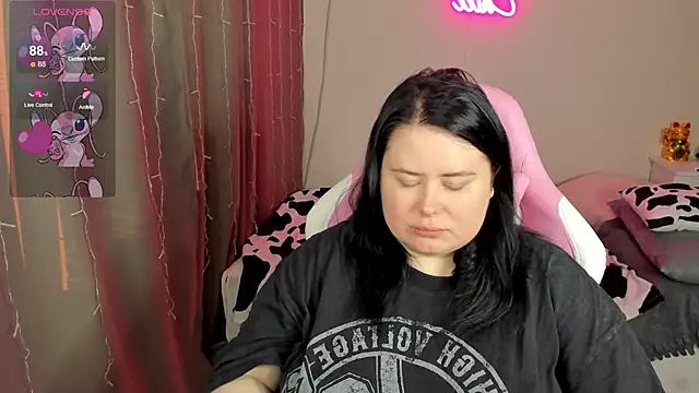 Snapshot of Akemi_BBW chatting on March 2, 2026, 7:59 am Akemi BBW online show from March 2, 2026, 7:59 am