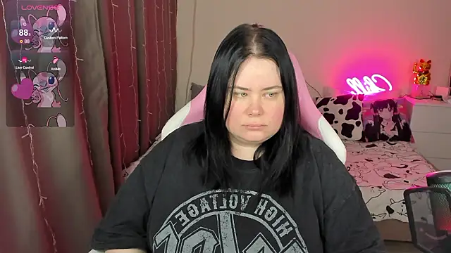 Snapshot of Akemi_BBW chatting on February 10, 2026, 4:00 am Akemi BBW online show from February 10, 2026, 4:00 am