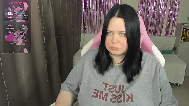 Akemi BBW online show from May 13, 2026, 7:37 am